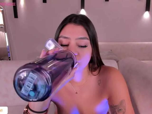 AllyJensen on BongaCams