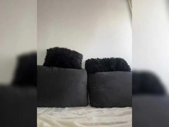 antoniakisss1 — Accidental gentle touches. When you whisper something in my ear or touch my back! What do I need to feel to lose control? You are the key...