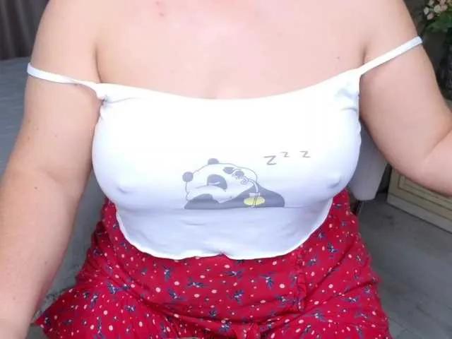 Baby-Mary — I'm turned on by confidence, curiosity, and chemistry. I love when someone takes their time, builds the tension, and knows how to play. A little dominance, a lot of teasing --- and you've got my full attention.