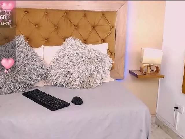 CristalLorents on BongaCams