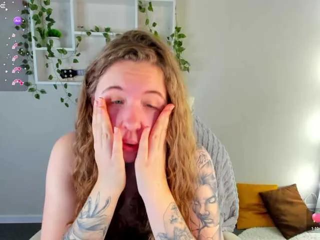 Elsiee-Cuttiess — It turns me on when you take the initiative and know how to play. I love it when conversations become more and more heated, and fantasy gets out of control. I love it when you tell me what you want... 