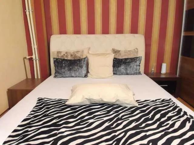 MadameCrowford on BongaCams