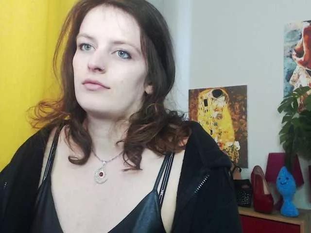 NadineGold on BongaCams