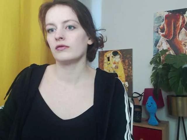 NadineGold on BongaCams