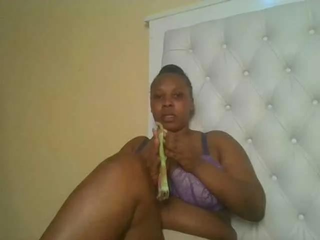 Queenlily25 — Freechat on BongaCams