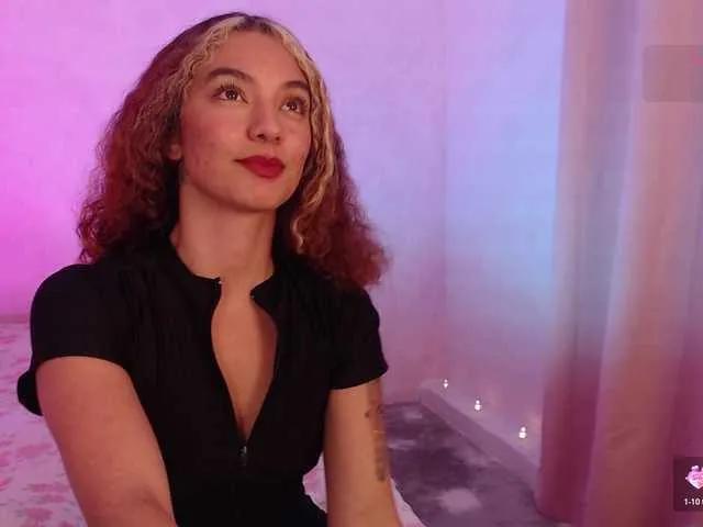 RedVelvett-'s avatar