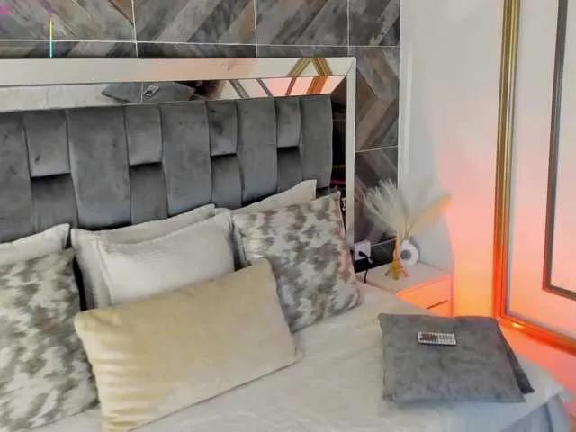 TaniaSmith — I love fun, daring, sincere and talkative people, do you like to be daring? You are in the right place 