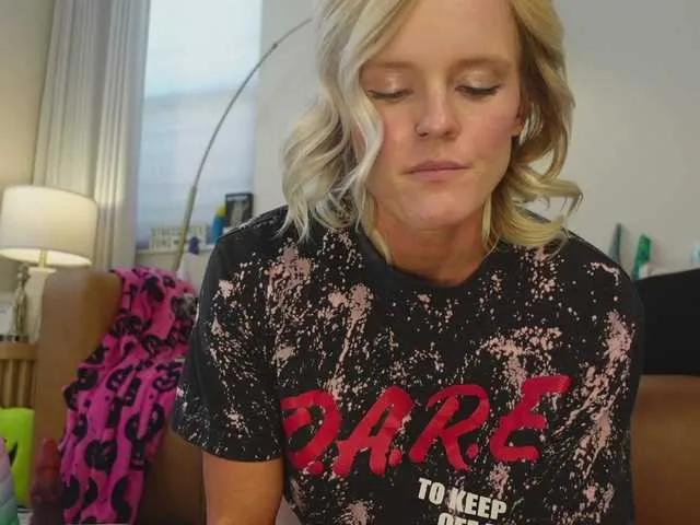 TaylorLove303 on BongaCams