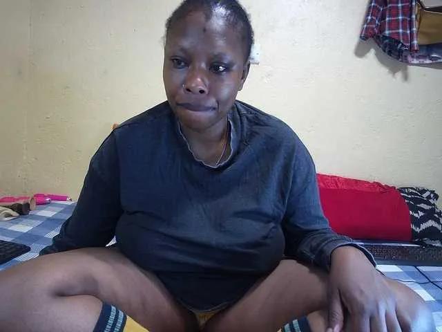 Thicksoraya on BongaCams