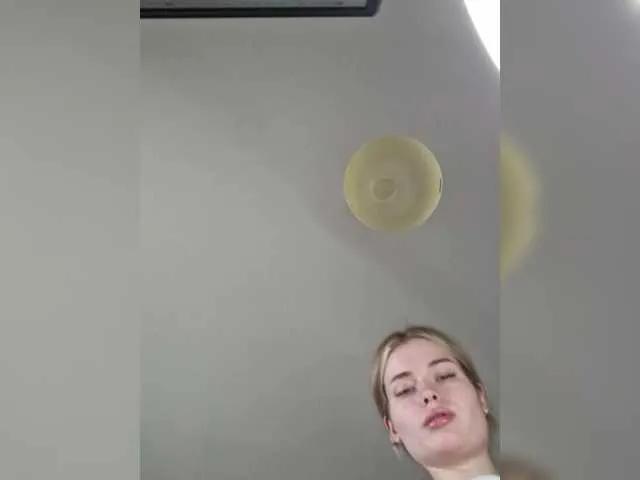 VladaMais on BongaCams