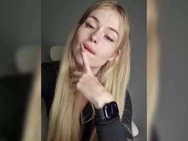 VladaMais on BongaCams