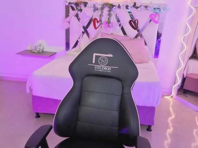 ZURY-TAY on BongaCams