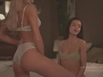 _2strangers on Chaturbate