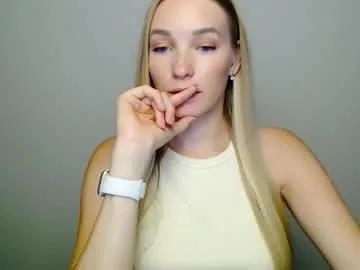 _snow_queen__ on Chaturbate