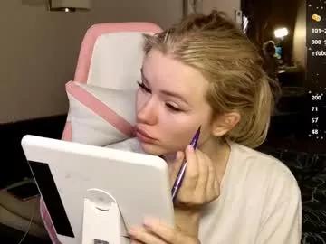 aleksalore on Chaturbate