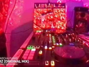 alien8720 on Chaturbate