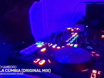 alien8720 on Chaturbate