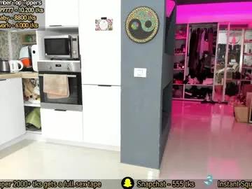 amysuperheroes — Squirt all over your face  Try 66, 222, 223 or 399 tks to explode #squirt in your face - Goal: Squirt all over you #milf #mommy #mature #curvy #squirt