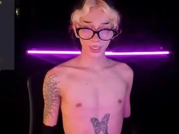 andywiills on Chaturbate