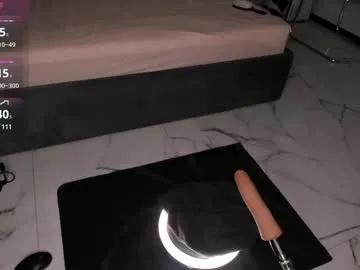 angel_face_devil_mind on Chaturbate