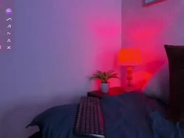 caroline_dh on Chaturbate