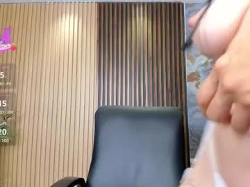 charlotte_whitee1 on Chaturbate