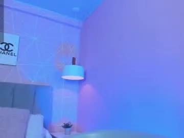 dolly_zoe on Chaturbate