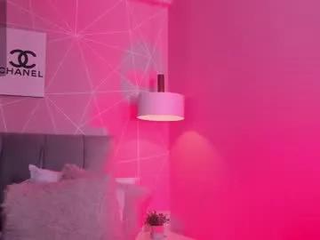 dolly_zoe on Chaturbate