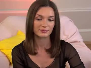 e_vvv_a on Chaturbate