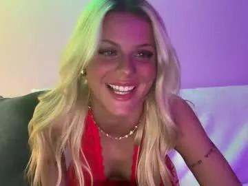 ella_hill — topless livestream [3500 tokens remaining]