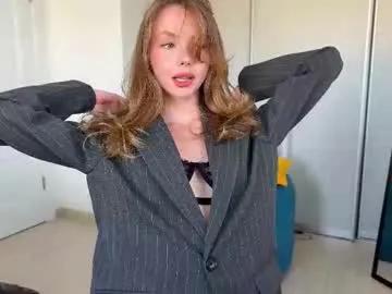 elli_harmon on Chaturbate
