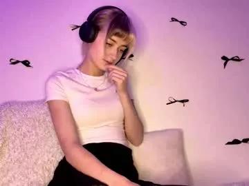 ethelynprochaska — GOAL: Spin around, show my outfit [13 tokens remaining] Welcome to my room! #bigass #18 #teen #blonde #new