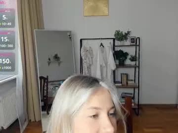 glossybabe_ on Chaturbate