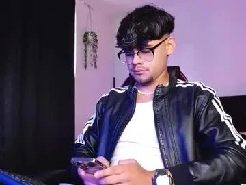 isaac_saenz on Chaturbate 