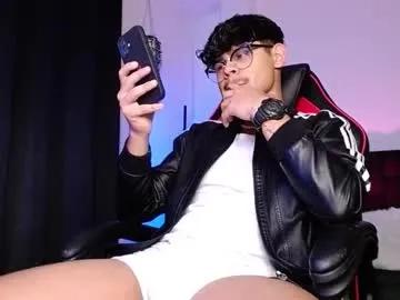 isaac_saenz on Chaturbate 