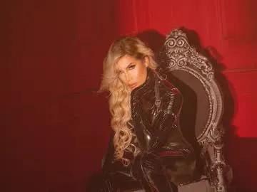 jhenna_greey on Chaturbate