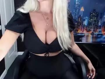 laras_moans on Chaturbate