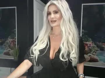 laras_moans on Chaturbate