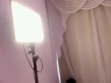 laurensaenz on Chaturbate