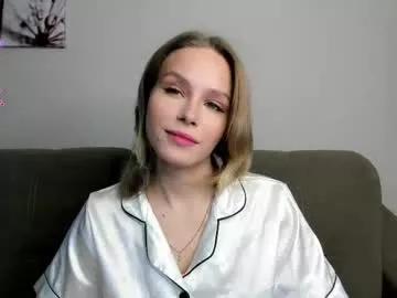 lipswithsweetonthem on Chaturbate