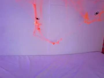 little_lilith_apple on Chaturbate