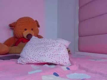 littlee_emma_ on Chaturbate 