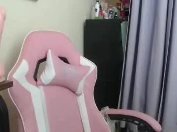 lovely_laura09 on Chaturbate