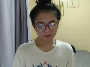 lovely_laura09 on Chaturbate