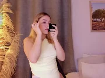 mia_white11 on Chaturbate