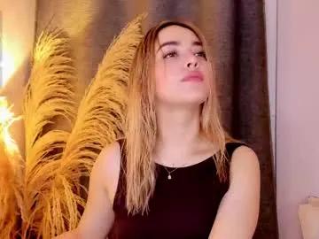 mia_white11 on Chaturbate