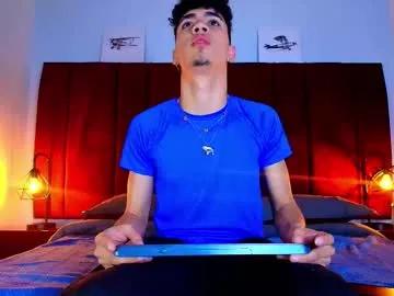 neoraptis on Chaturbate