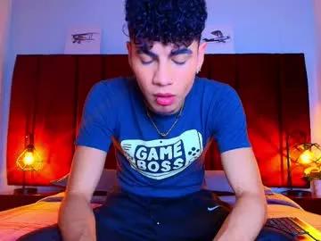 neoraptis on Chaturbate