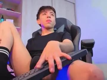 nicoisonline on Chaturbate