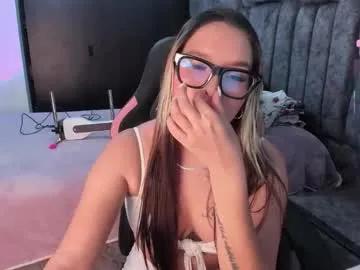 nicol_080 on Chaturbate